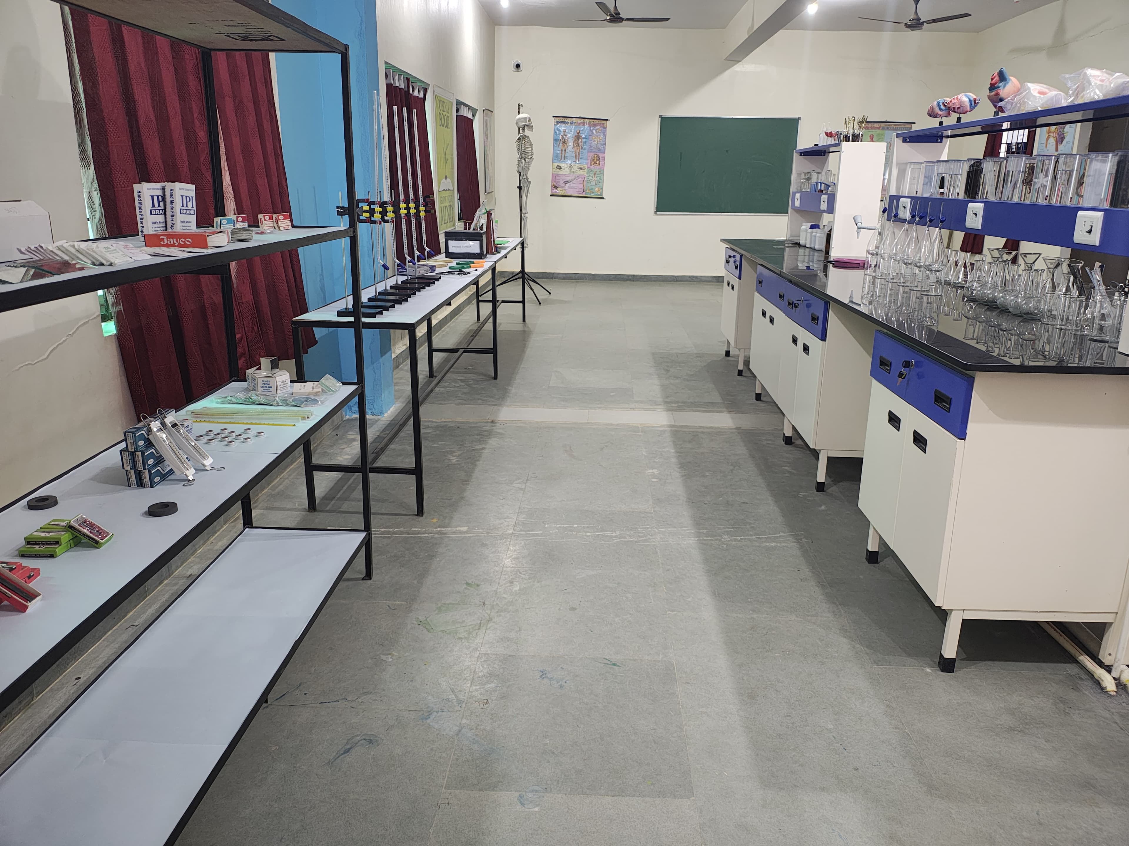 Science Lab Image 3