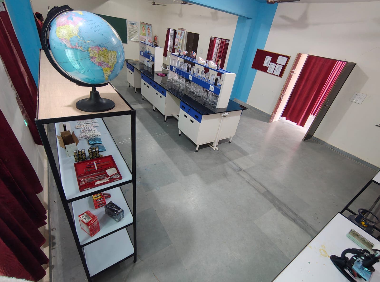 Science Lab Image 5